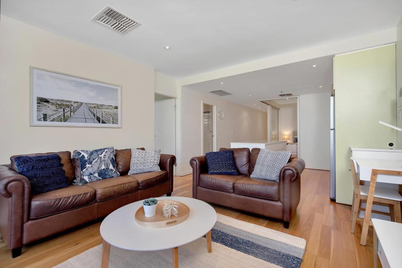 Sea And Park Deluxe Glenelg Apartment Exterior photo